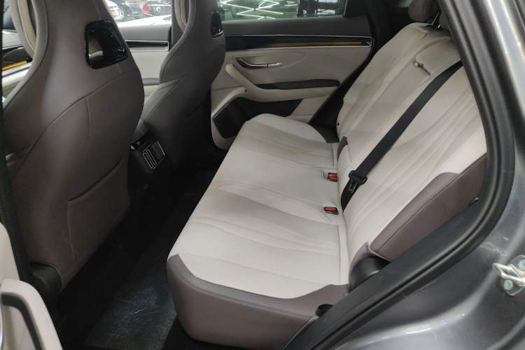 Used BYD Song PLUS New Energy 2025 DM-i Smart Drive 112KM Prestige Model Interior 4