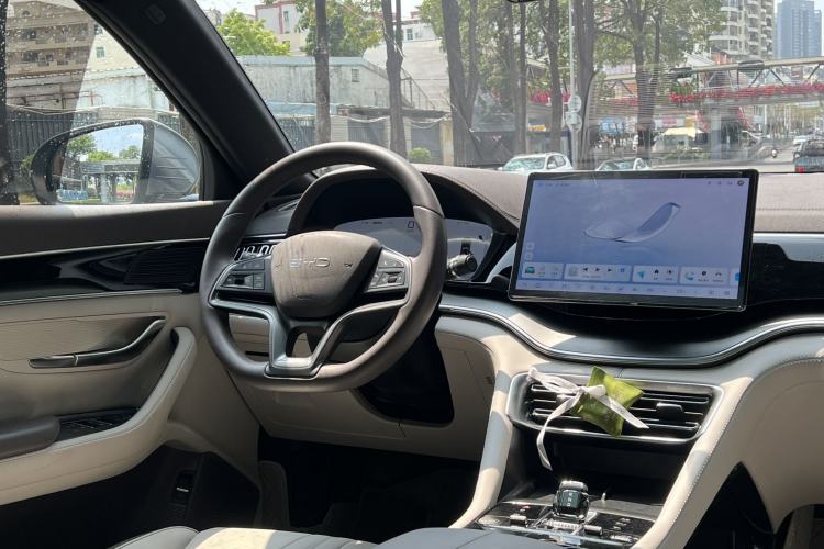 Used BYD Song PLUS New Energy 2025 DM-i 112KM Prestige Model Interior 4