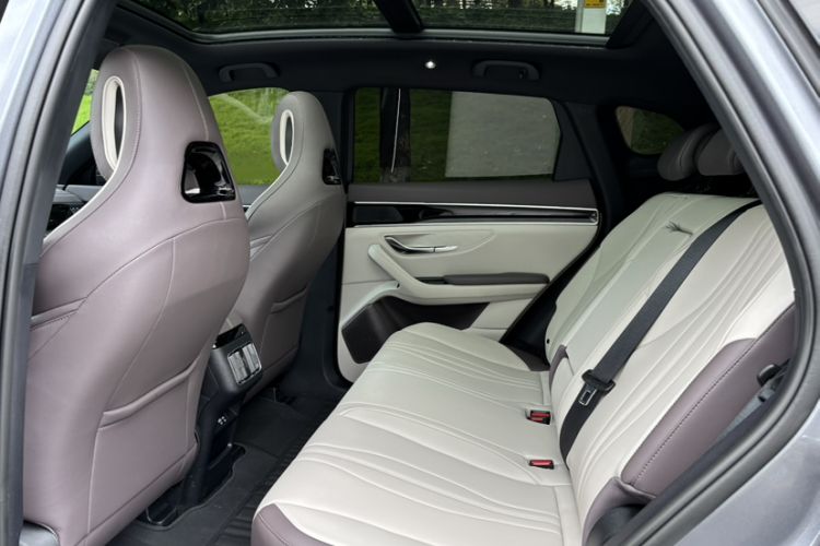 Used BYD Song PLUS New Energy 2025 EV 520km Luxury Version Interior 5