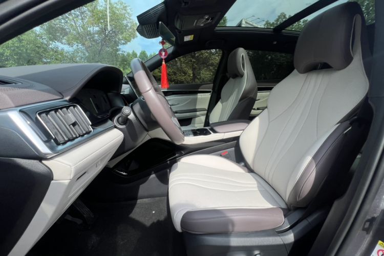 Used BYD Song PLUS New Energy 2025 EV 520km Premium Version Interior 5