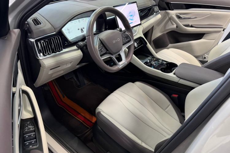 Used BYD Song PLUS New Energy 2025 EV 520km Premium Version Interior 6