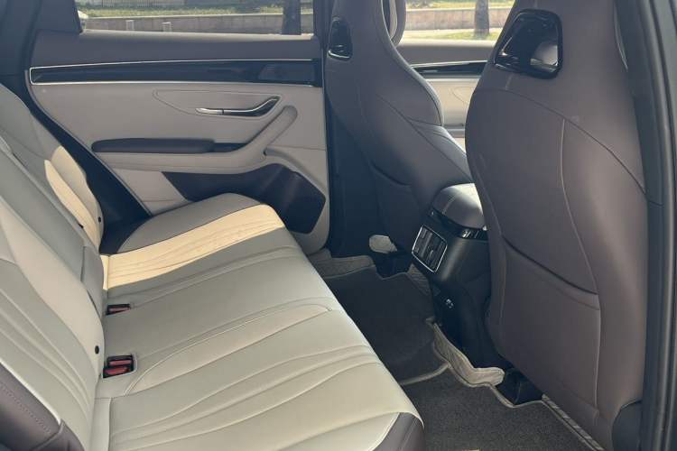 Used BYD Song PLUS New Energy 2025 DM-i 112KM Prestige Model Interior 6