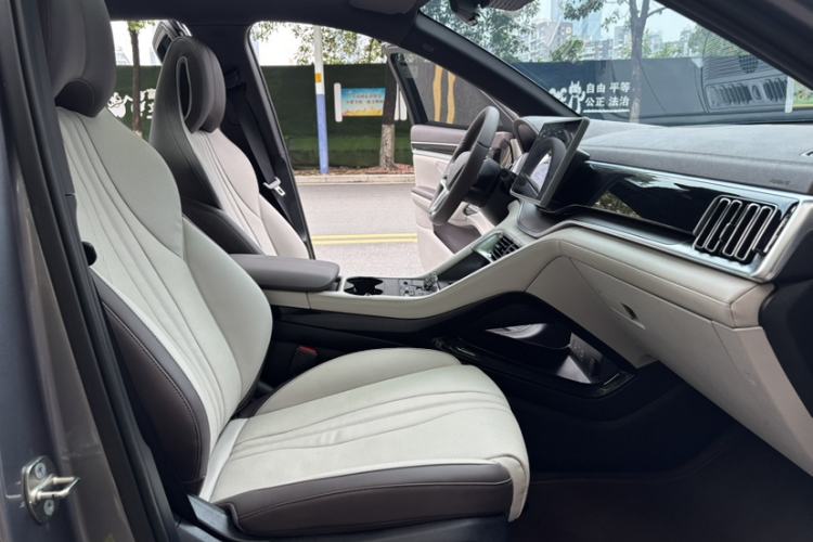 Used BYD Song PLUS New Energy 2025 EV 520km Premium Version Interior 7