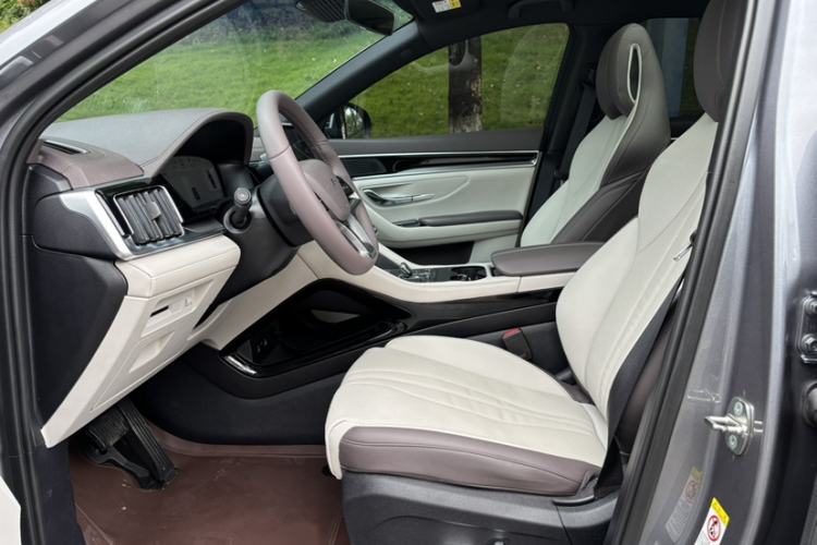 Used BYD Song PLUS New Energy 2025 EV 520km Premium Version Interior 8