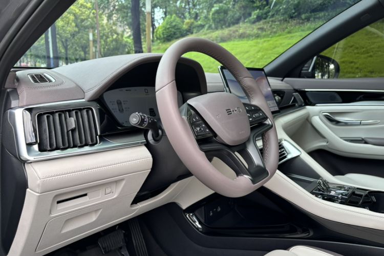 Used BYD Song PLUS New Energy 2025 EV 520km Luxury Version Interior 8