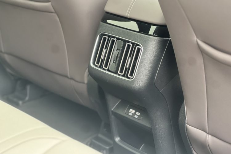 Used BYD Song PLUS New Energy 2025 DM-i 112KM Prestige Model Interior 9
