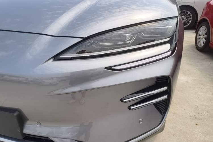 Used BYD Song PLUS New Energy 2025 EV 520km Luxury Version Left Front Headlight