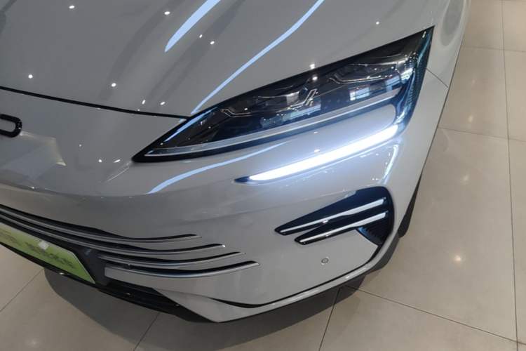 Used BYD Song PLUS New Energy 2025 DM-i Intelligent Driving 160KM Flagship Model Left Front Headlight