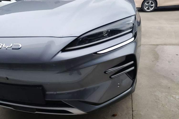 Used BYD Song PLUS New Energy 2025 EV with 605 km Range – Flagship Version Left Front Headlight