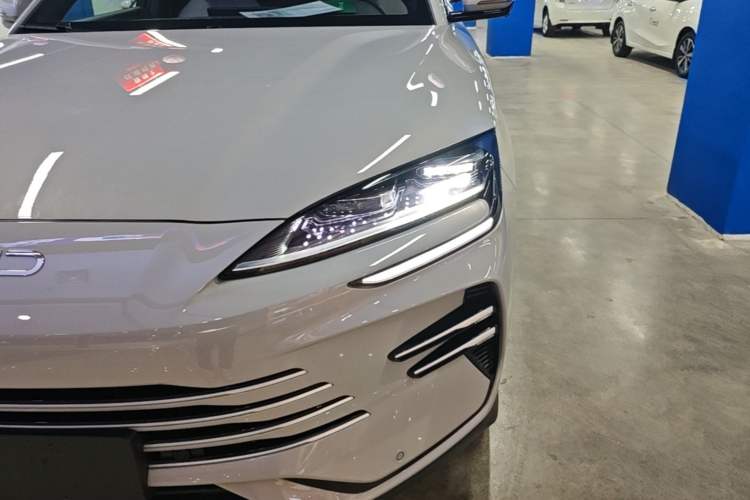 Used BYD Song PLUS New Energy 2025 DM-i 112KM Prestige Model Left Front Headlight