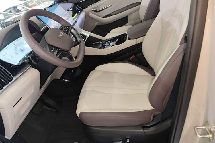 Used BYD Song PLUS New Energy 2025 DM-i Smart Drive 112KM Prestige Model Left Front Seat