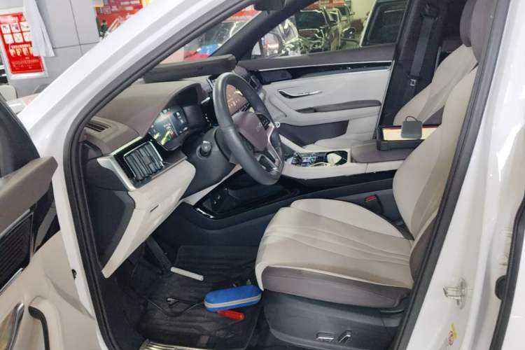 Used BYD Song PLUS New Energy 2025 DM-i 112KM Prestige Model Left Front Seat