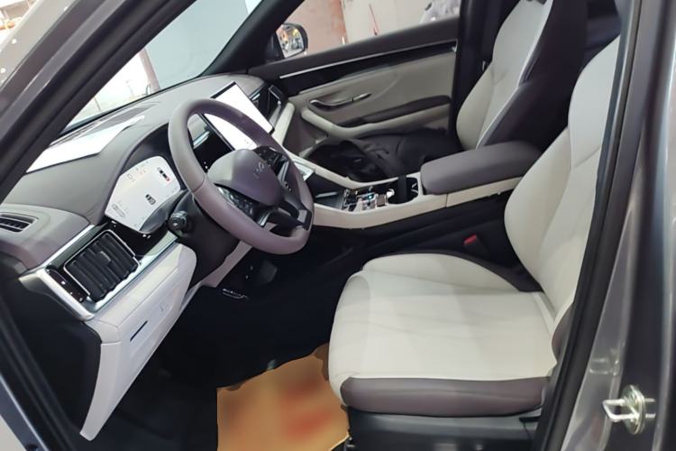 Used BYD Song PLUS New Energy 2025 EV 520km Luxury Version Left Front Seat