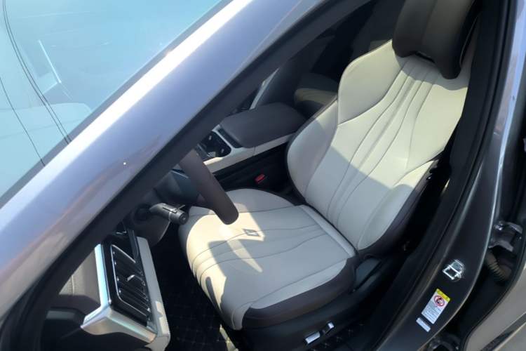 Used BYD Song PLUS New Energy 2025 DM-i 75KM Luxury Model Left Front Seat