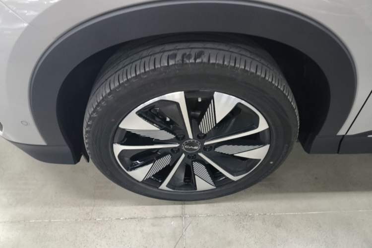 Used BYD Song PLUS New Energy 2025 EV Smart Drive Edition 605km Flagship Model Left Front Wheel Hub