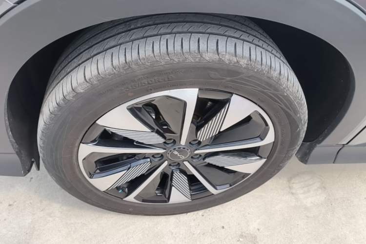 Used BYD Song PLUS New Energy 2025 EV 520km Luxury Version Left Front Wheel Hub