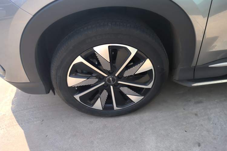 Used BYD Song PLUS New Energy 2025 DM-i 75KM Luxury Model Left Front Wheel Hub