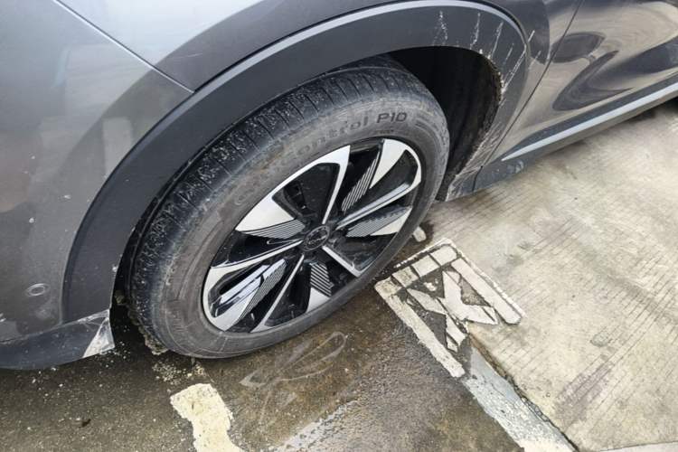 Used BYD Song PLUS New Energy 2025 DM-i Intelligent Driving 160KM Flagship Model Left Front Wheel Hub