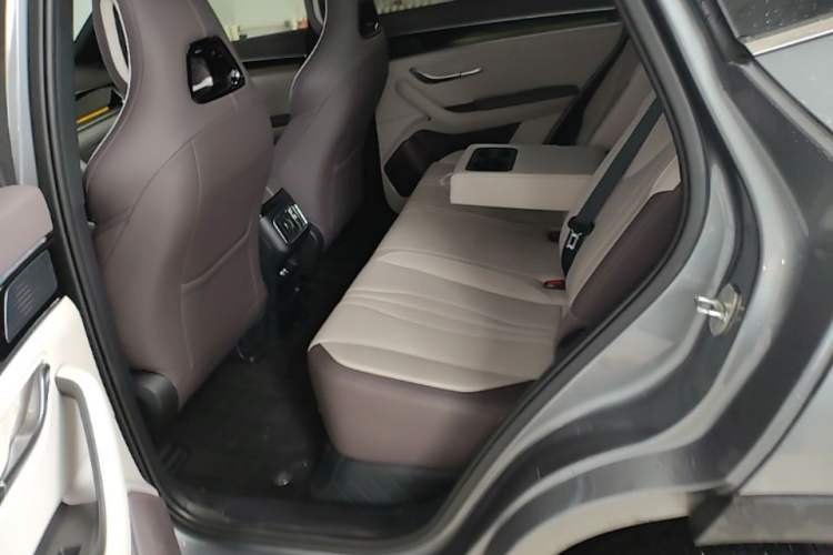Used BYD Song PLUS New Energy 2025 DM-i 112KM Prestige Model Left Rear Seat