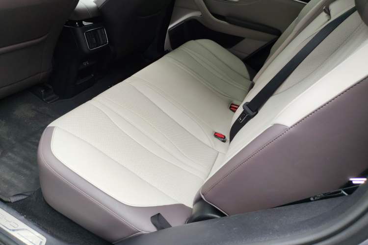 Used BYD Song PLUS New Energy 2025 DM-i Intelligent Driving 160KM Flagship Model Left Rear Seat