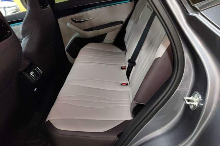 Used BYD Song PLUS New Energy 2025 DM-i 112KM Prestige Model Left Rear Seat