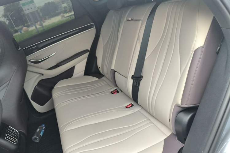 Used BYD Song PLUS New Energy 2025 DM-i 112KM Prestige Model Left Rear Seat