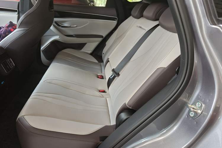 Used BYD Song PLUS New Energy 2025 DM-i 112KM Prestige Model Left Rear Seat