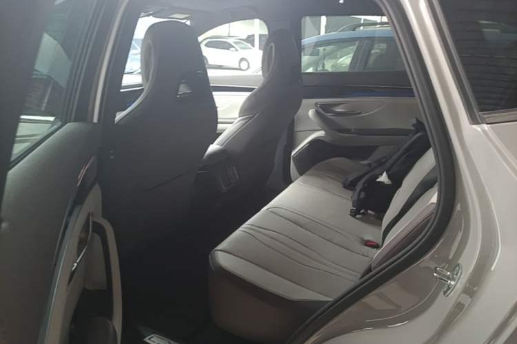 Used BYD Song PLUS New Energy 2025 DM-i 160KM Flagship Model Left Rear Seat