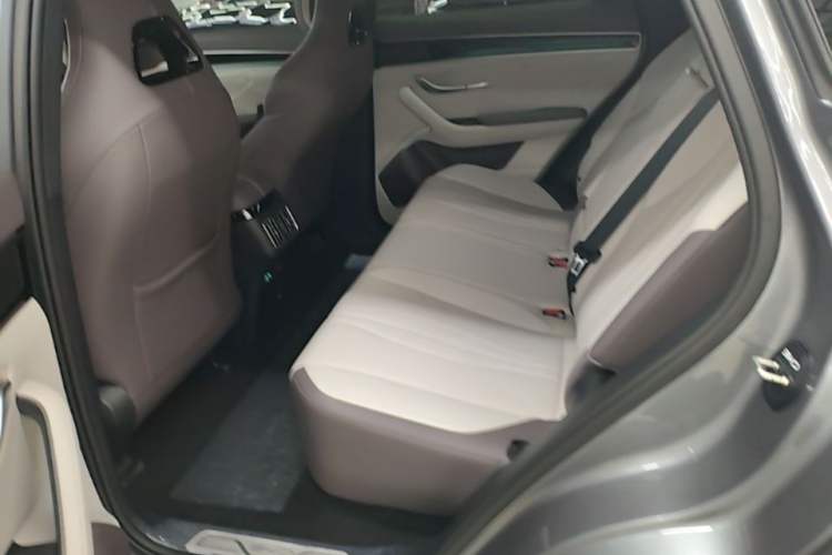 Used BYD Song PLUS New Energy 2025 DM-i Intelligent Driving 160KM Flagship Model Left Rear Seat