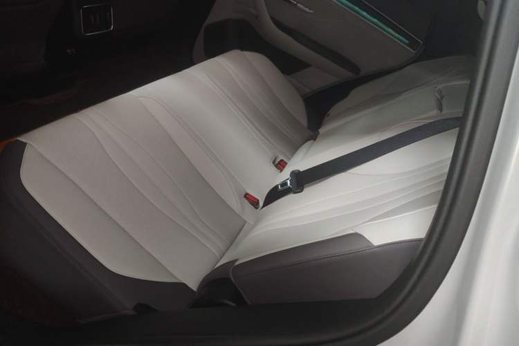 Used BYD Song PLUS New Energy 2025 DM-i 112KM Prestige Model Left Rear Seat