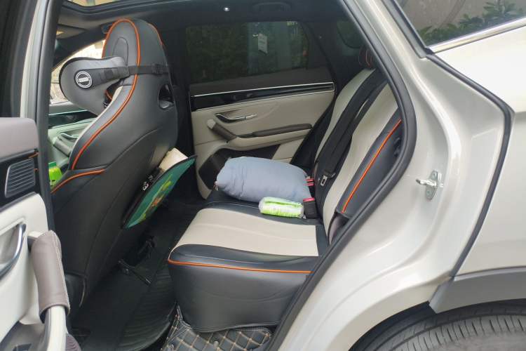 Used BYD Song PLUS New Energy 2025 EV 520km Luxury Version Left Rear Seat