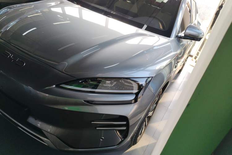 Used BYD Song PLUS New Energy 2025 EV Smart Drive Edition 605km Flagship Model Left Side