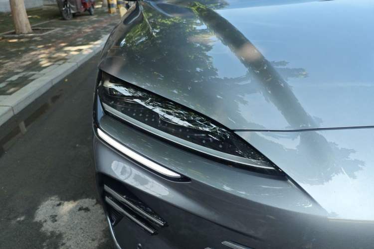 Used BYD Song PLUS New Energy 2025 DM-i Smart Drive 112KM Prestige Model Right Front Headlight