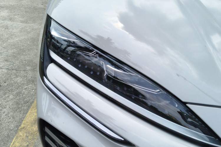 Used BYD Song PLUS New Energy 2025 EV 520km Luxury Version Right Front Headlight