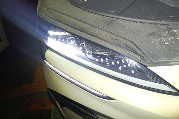 Used BYD Song PLUS New Energy 2025 EV 520km Premium Version Right Front Headlight