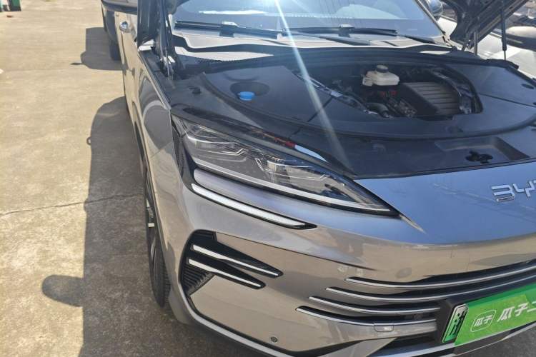 Used BYD Song PLUS New Energy 2025 DM-i 112KM Prestige Model Right Front Headlight
