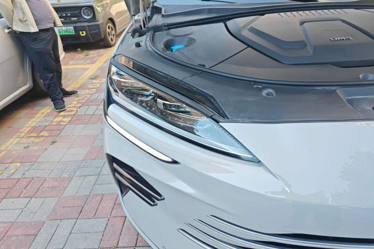 Used BYD Song PLUS New Energy 2025 DM-i 75KM Luxury Model Right Front Headlight