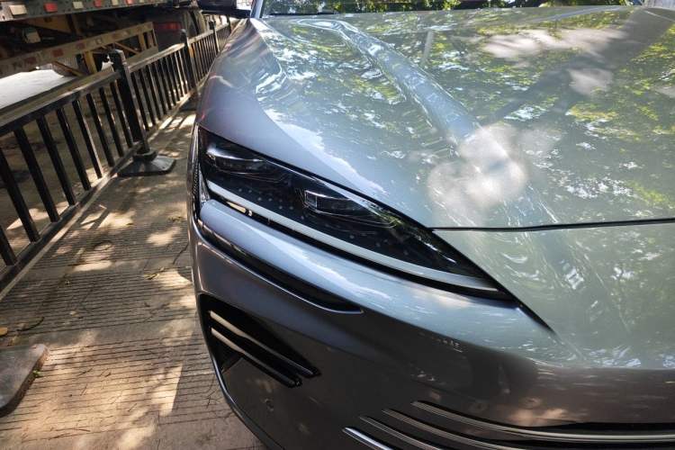 Used BYD Song PLUS New Energy 2025 DM-i Smart Drive 112KM Prestige Model Right Front Headlight