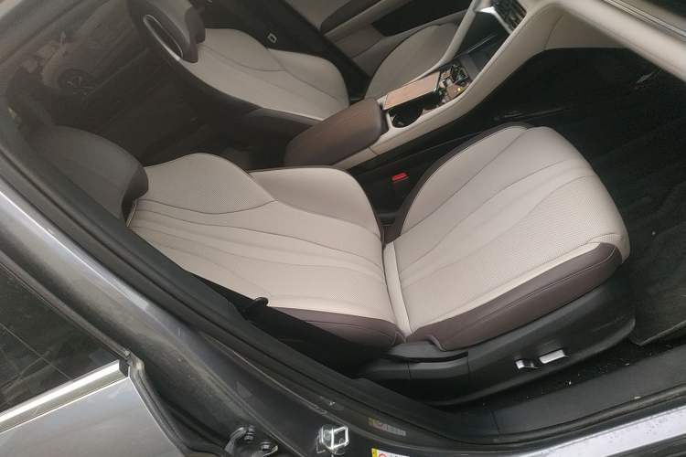 Used BYD Song PLUS New Energy 2025 DM-i Smart Drive 112KM Prestige Model Right Front Seat