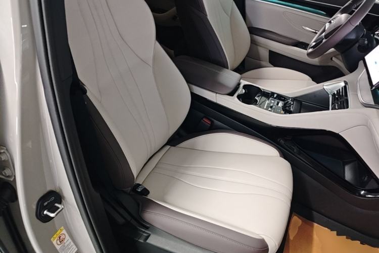 Used BYD Song PLUS New Energy 2025 DM-i 112KM Prestige Model Right Front Seat