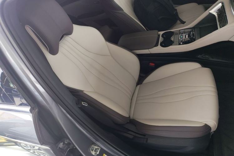 Used BYD Song PLUS New Energy 2025 EV 520km Luxury Version Right Front Seat