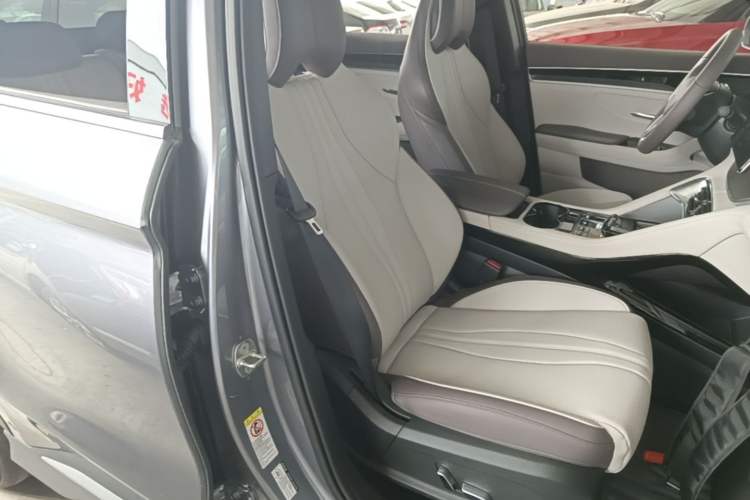 Used BYD Song PLUS New Energy 2025 DM-i 112KM Prestige Model Right Front Seat