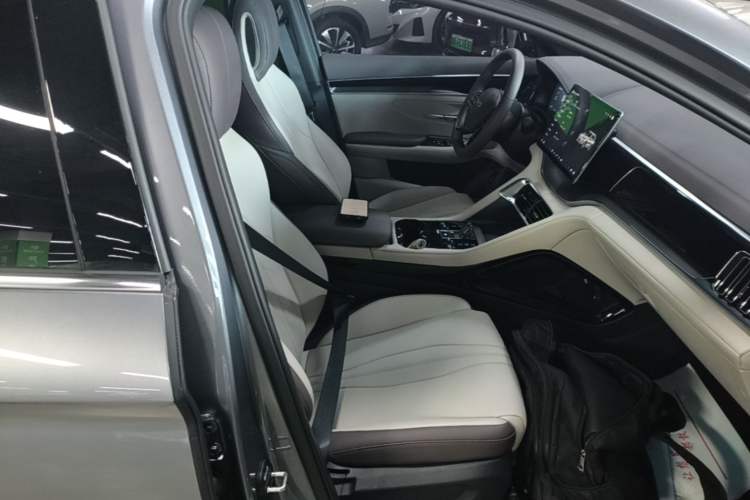 Used BYD Song PLUS New Energy 2025 EV Intelligent Driving Edition 520km Luxury Model Right Front Seat