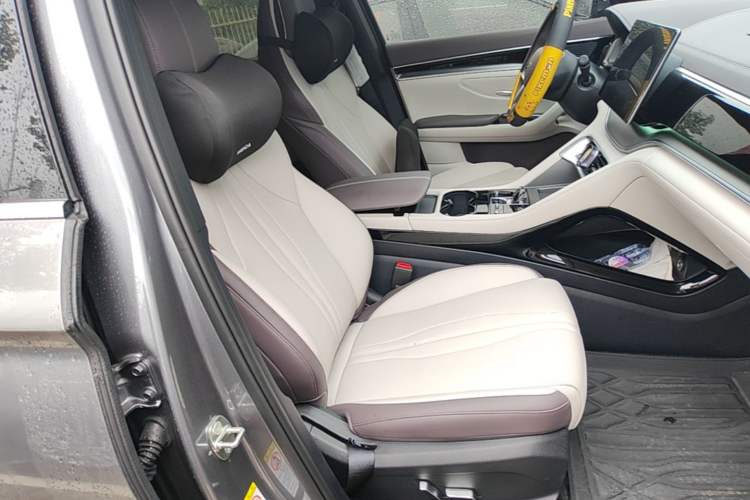 Used BYD Song PLUS New Energy 2025 DM-i 112KM Prestige Model Right Front Seat