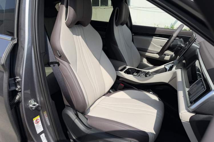 Used BYD Song PLUS New Energy 2025 DM-i 112KM Prestige Model Right Front Seat