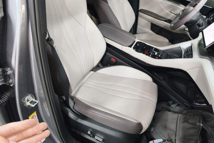 Used BYD Song PLUS New Energy 2025 DM-i 112KM Prestige Model Right Front Seat