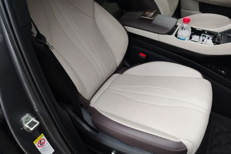 Used BYD Song PLUS New Energy 2025 EV with 605 km Range – Flagship Version Right Front Seat