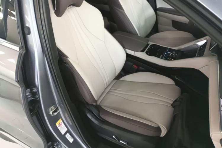 Used BYD Song PLUS New Energy 2025 EV Intelligent Driving Version 520km Premium Model Right Front Seat