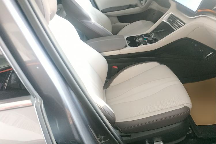 Used BYD Song PLUS New Energy 2025 DM-i Smart Drive 112KM Prestige Model Right Front Seat