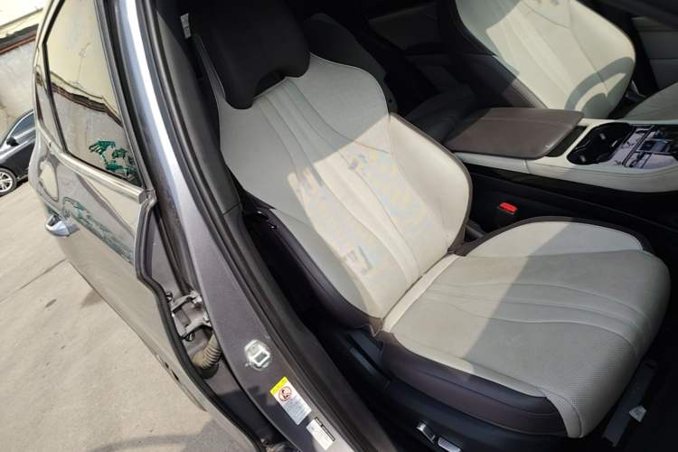 Used BYD Song PLUS New Energy 2025 DM-i 112KM Prestige Model Right Front Seat